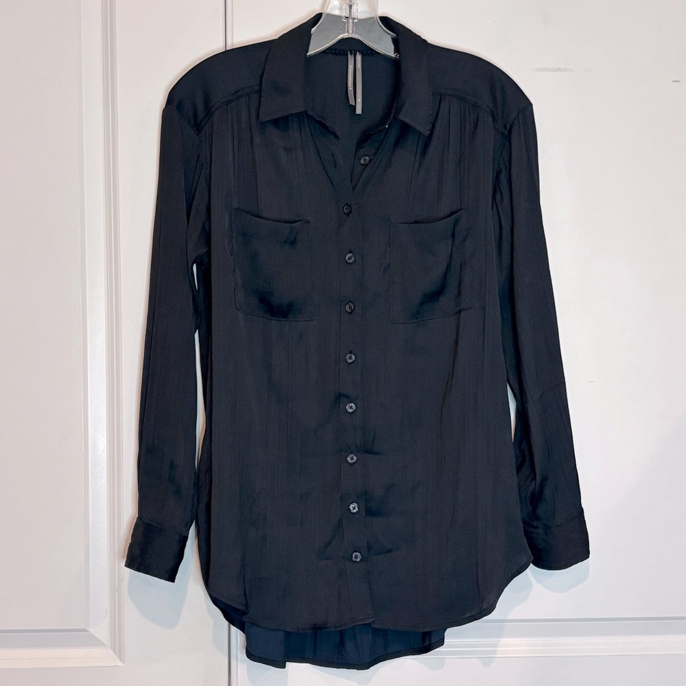 by Anthropologie Black Crinkle Satin Relaxed Button Front Pocket Shirt Blouse XS
